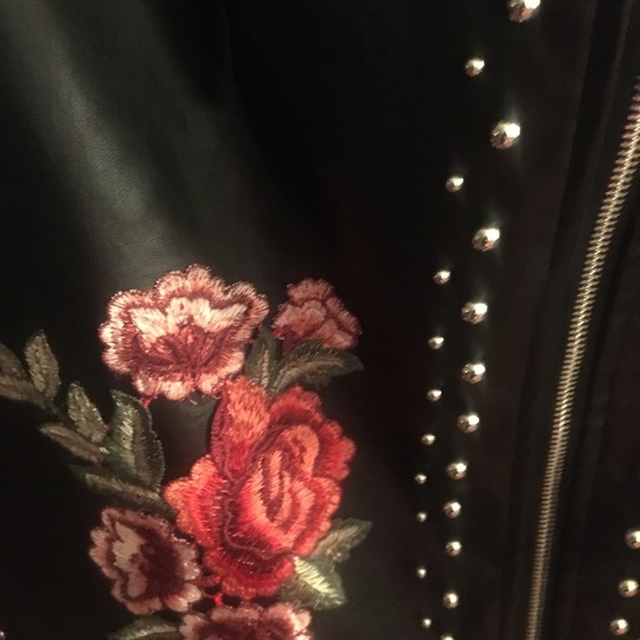 Promesa boutique black embroidered vegan mini L - Picture 5 of 8